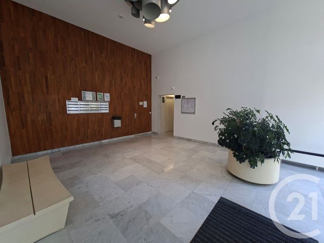 Appartement F2 &agrave; louer - 2 pi&egrave;ces - 44,22 m2 - Paris - 75015 - ILE-DE-FRANCE