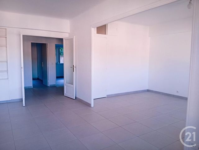 Appartement F2 &agrave; louer - 2 pi&egrave;ces - 57,17 m2 - Nice - 06 - PROVENCE-ALPES-COTE-D-AZUR