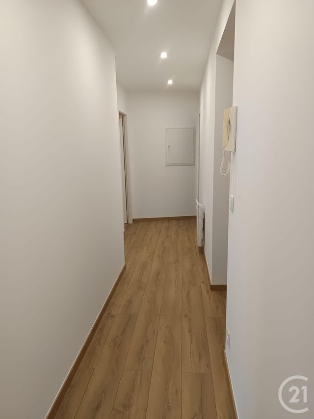 Appartement F2 &agrave; louer - 3 pi&egrave;ces - 74,10 m2 - Le Broc - 06 - PROVENCE-ALPES-COTE-D-AZUR