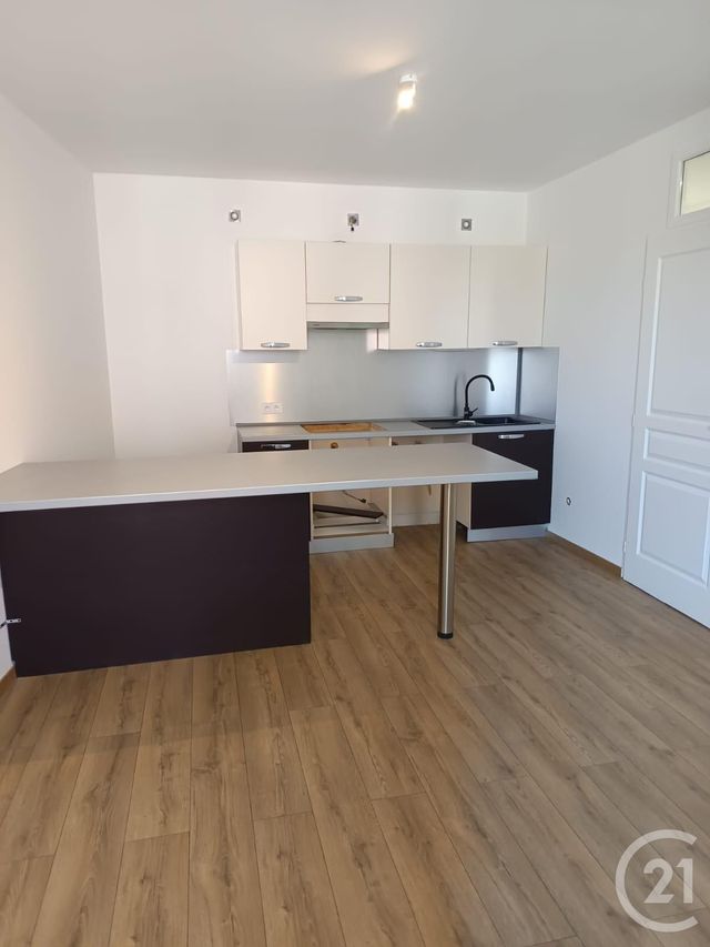 Appartement F2 &agrave; louer - 3 pi&egrave;ces - 74,10 m2 - Le Broc - 06 - PROVENCE-ALPES-COTE-D-AZUR