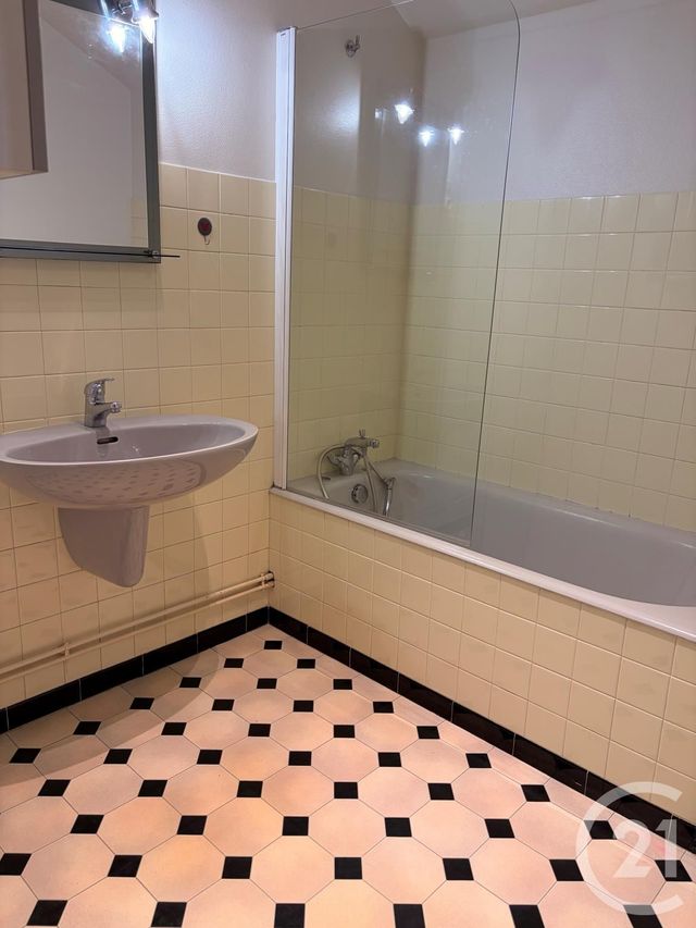 Appartement F2 &agrave; louer - 2 pi&egrave;ces - 43,35 m2 - Grand Combe Chateleu - 25 - FRANCHE-COMTE