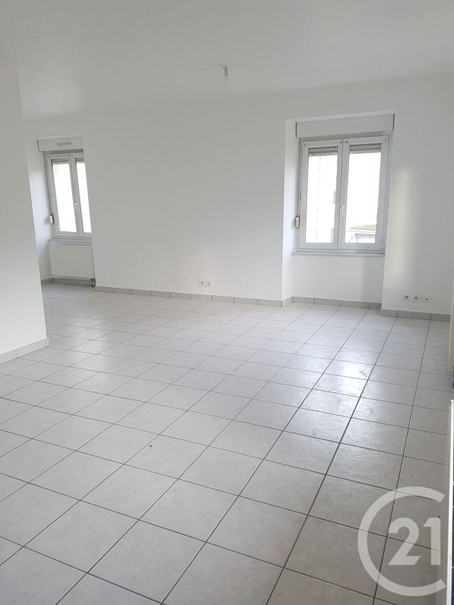 Appartement F4 &agrave; louer - 4 pi&egrave;ces - 108,46 m2 - Villers Le Lac - 25 - FRANCHE-COMTE