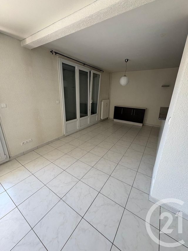 Appartement F3 &agrave; louer - 3 pi&egrave;ces - 72 m2 - Morteau - 25 - FRANCHE-COMTE