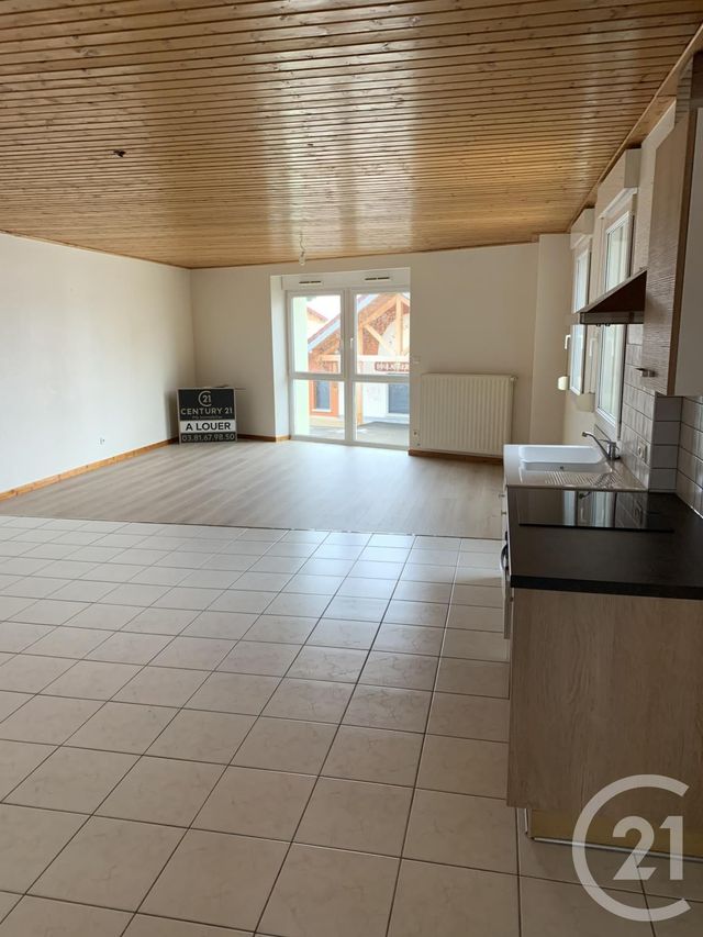 Appartement F4 &agrave; louer - 4 pi&egrave;ces - 88,36 m2 - Gilley - 25 - FRANCHE-COMTE