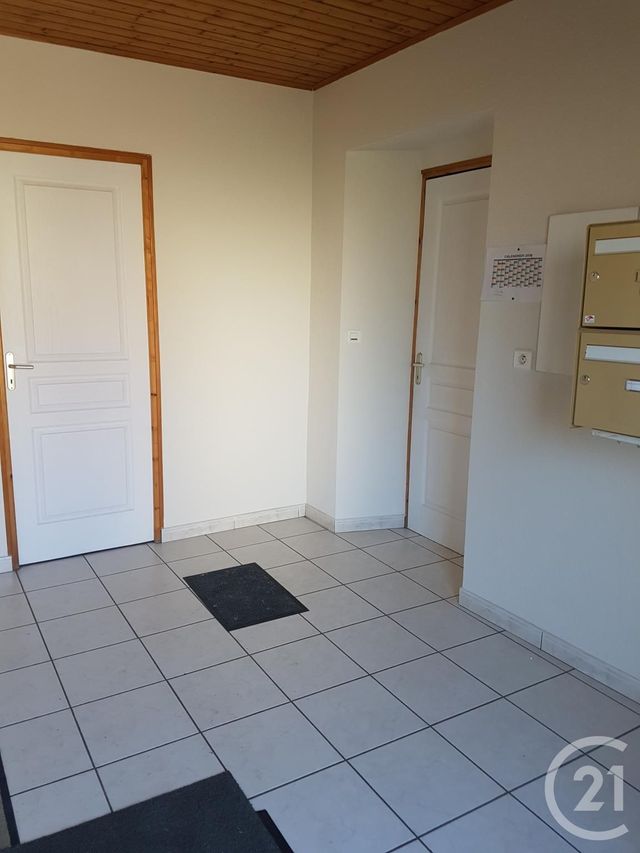 Appartement F4 &agrave; louer - 4 pi&egrave;ces - 88,36 m2 - Gilley - 25 - FRANCHE-COMTE