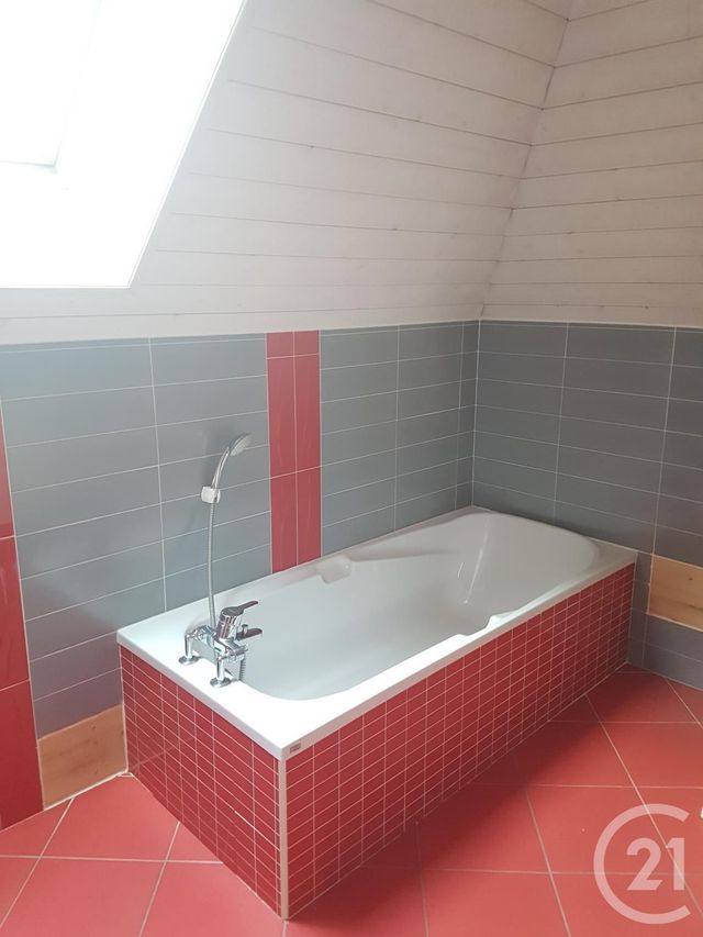 Appartement &agrave; louer - 7 pi&egrave;ces - 110 m2 - Morteau - 25 - FRANCHE-COMTE