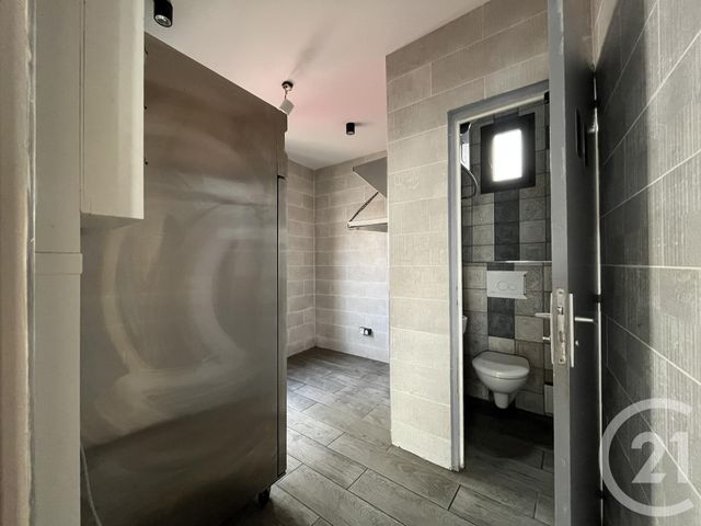 Local commercial à louer - 58.64 m2 - 78 - Yvelines