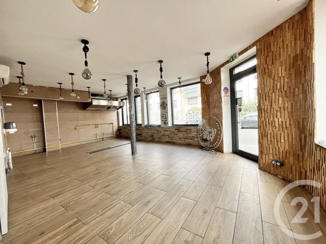 Local commercial à louer - 58.64 m2 - 78 - Yvelines