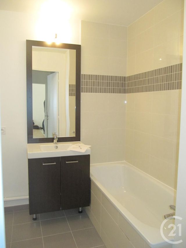 Appartement F3 à louer - 3 pièces - 64,70 m2 - Massy - 91 - ILE-DE-FRANCE