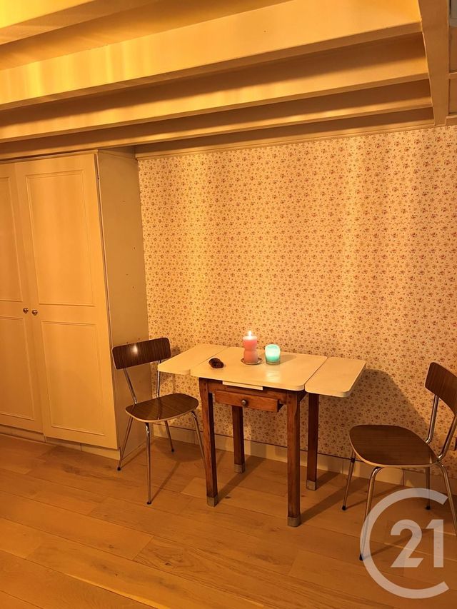 Appartement Atelier d'artiste &agrave; louer - 2 pi&egrave;ces - 30,03 m2 - Paris - 75010 - ILE-DE-FRANCE
