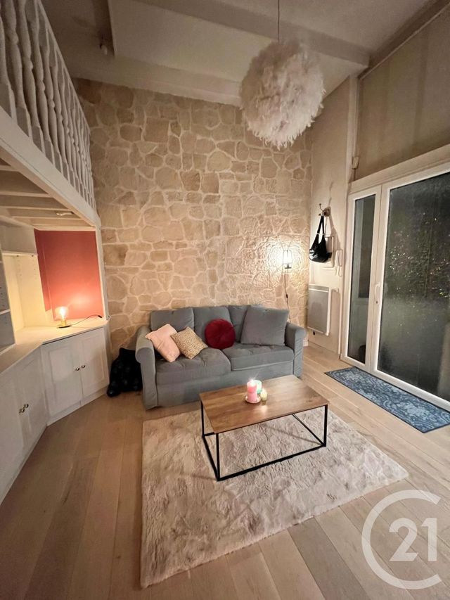 Appartement Atelier d'artiste &agrave; louer - 2 pi&egrave;ces - 30,03 m2 - Paris - 75010 - ILE-DE-FRANCE