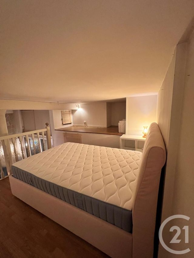 Appartement Atelier d'artiste &agrave; louer - 2 pi&egrave;ces - 30,03 m2 - Paris - 75010 - ILE-DE-FRANCE