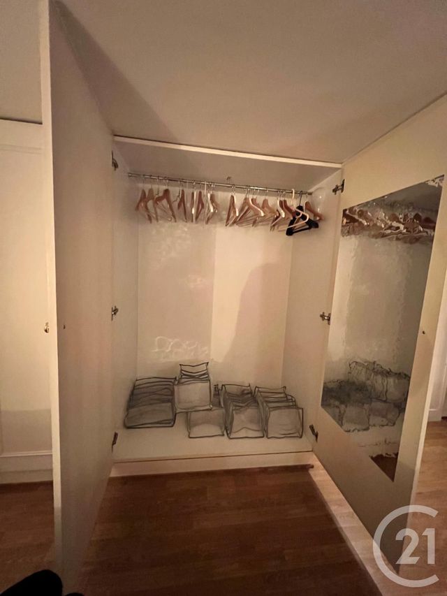 Appartement Atelier d'artiste &agrave; louer - 2 pi&egrave;ces - 30,03 m2 - Paris - 75010 - ILE-DE-FRANCE