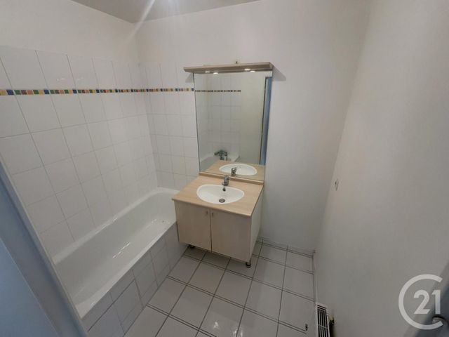 Appartement F3 &agrave; louer - 3 pi&egrave;ces - 60,45 m2 - Fresnes - 94 - ILE-DE-FRANCE