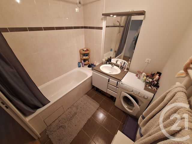 Appartement F3 &agrave; louer - 3 pi&egrave;ces - 63,56 m2 - Massy - 91 - ILE-DE-FRANCE
