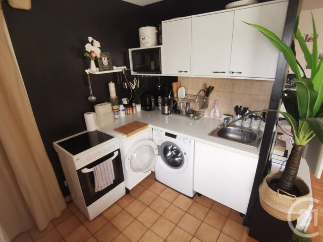 Appartement F1 &agrave; louer - 1 pi&egrave;ce - 28 m2 - Massy - 91 - ILE-DE-FRANCE