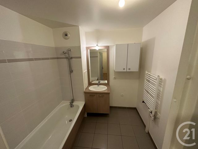 Appartement F3 &agrave; louer - 3 pi&egrave;ces - 69,04 m2 - Massy - 91 - ILE-DE-FRANCE