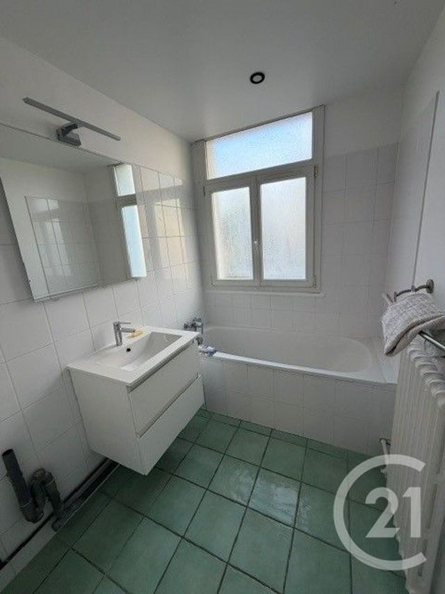Appartement F4 &agrave; louer - 4 pi&egrave;ces - 70,59 m2 - Massy - 91 - ILE-DE-FRANCE