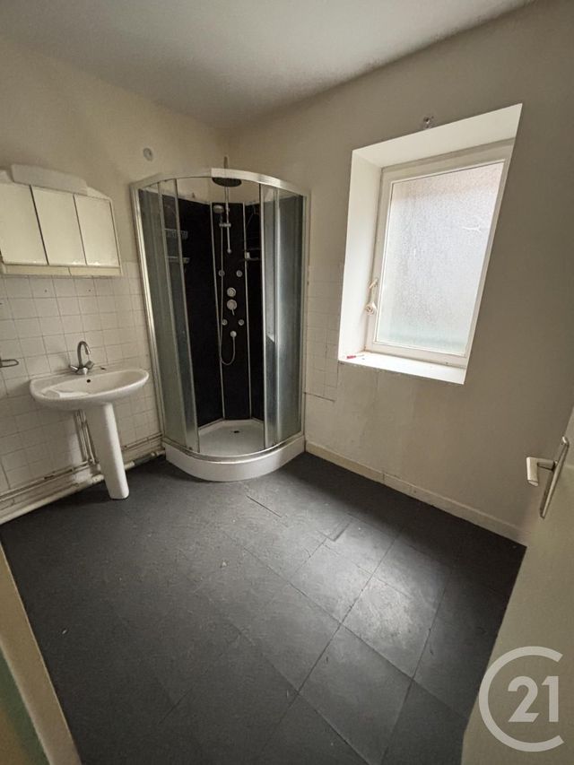 Maison &agrave; vendre - 5 pi&egrave;ces - 85 m2 - Montaigut En Combraille - 63 - AUVERGNE