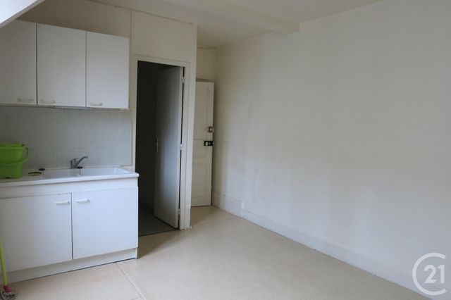 Appartement F1 à louer - 1 pièce - 30 m2 - Montlucon - 03 - AUVERGNE