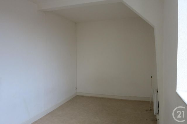 Appartement F1 à louer - 1 pièce - 30 m2 - Montlucon - 03 - AUVERGNE