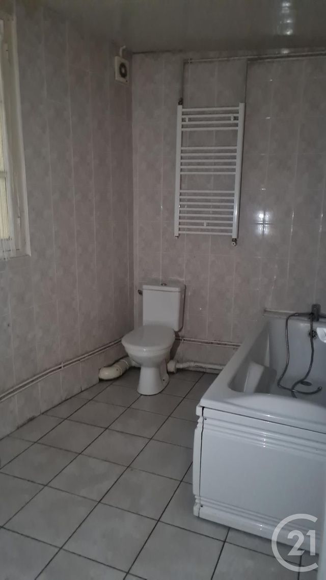 Appartement F3 à louer - 3 pièces - 80 m2 - Montlucon - 03 - AUVERGNE