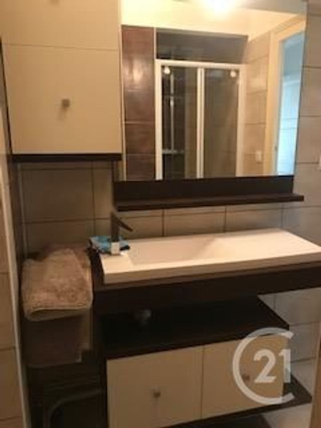 Appartement F1 à louer - 1 pièce - 33 m2 - Montlucon - 03 - AUVERGNE