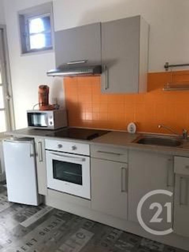 Appartement F1 à louer - 1 pièce - 33 m2 - Montlucon - 03 - AUVERGNE