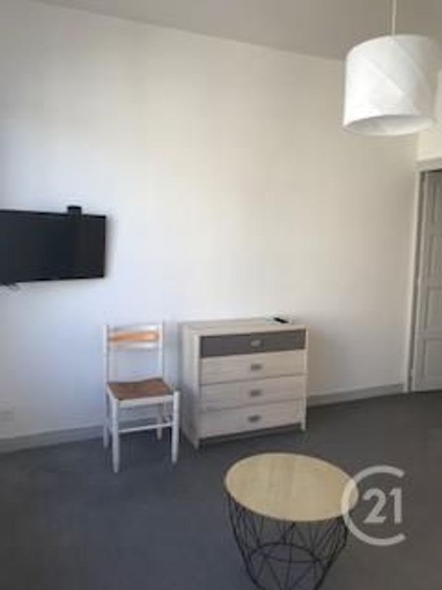 Appartement F1 à louer - 1 pièce - 33 m2 - Montlucon - 03 - AUVERGNE