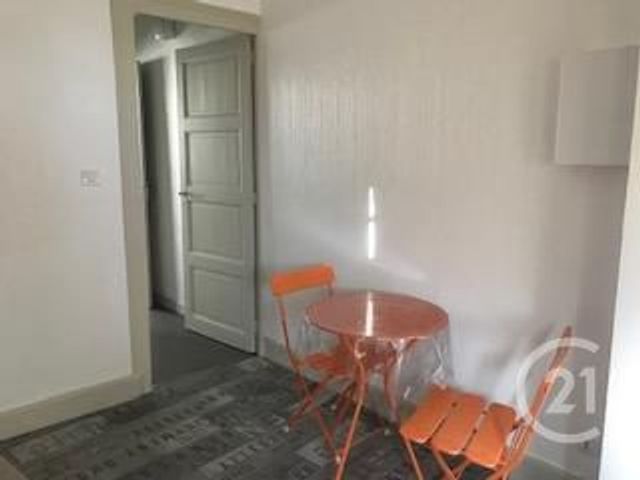 Appartement F1 à louer - 1 pièce - 33 m2 - Montlucon - 03 - AUVERGNE