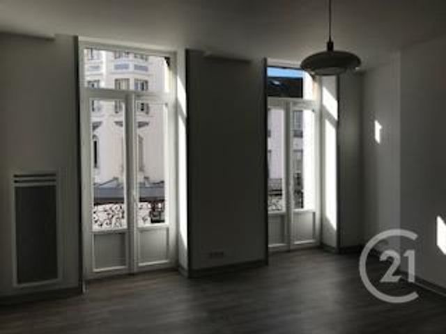 Appartement F2 à louer - 2 pièces - 45 m2 - Montlucon - 03 - AUVERGNE