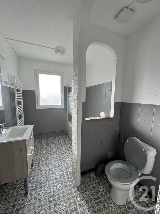 Maison &agrave; louer - 1 pi&egrave;ce - 65,54 m2 - Neris Les Bains - 03 - AUVERGNE