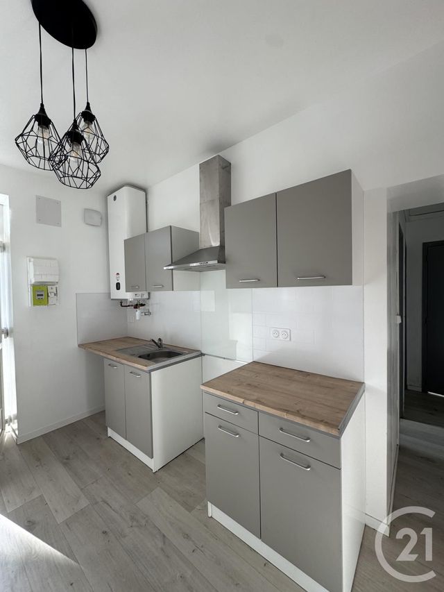 Maison &agrave; louer - 1 pi&egrave;ce - 65,54 m2 - Neris Les Bains - 03 - AUVERGNE