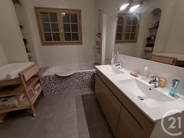 Maison à vendre - 6 pièces - 160 m2 - Montlucon - 03 - AUVERGNE