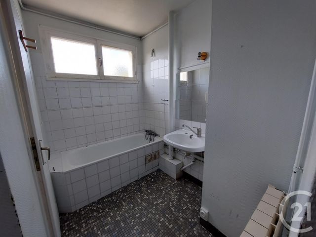 Appartement F3 à vendre - 3 pièces - 50 m2 - Domerat - 03 - AUVERGNE