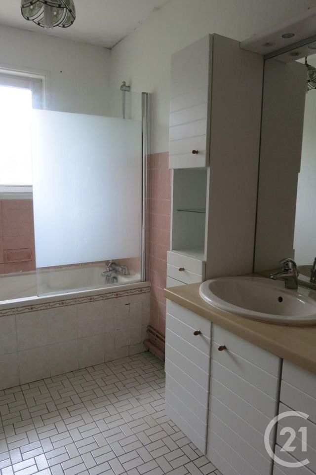 Appartement F3 à vendre - 3 pièces - 67,72 m2 - Montlucon - 03 - AUVERGNE