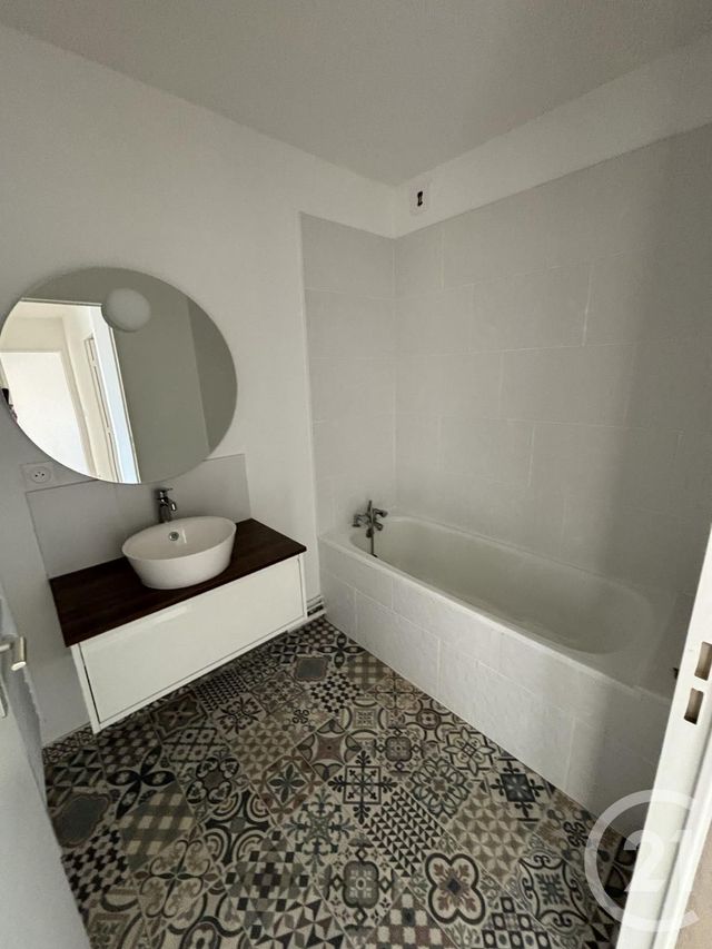 Appartement F3 à vendre - 3 pièces - 70 m2 - Montlucon - 03 - AUVERGNE