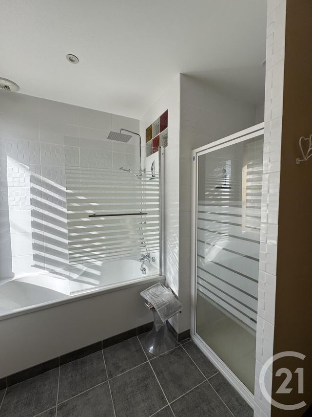 Maison &agrave; louer - 4 pi&egrave;ces - 86,88 m2 - Fontanieres - 23 - LIMOUSIN