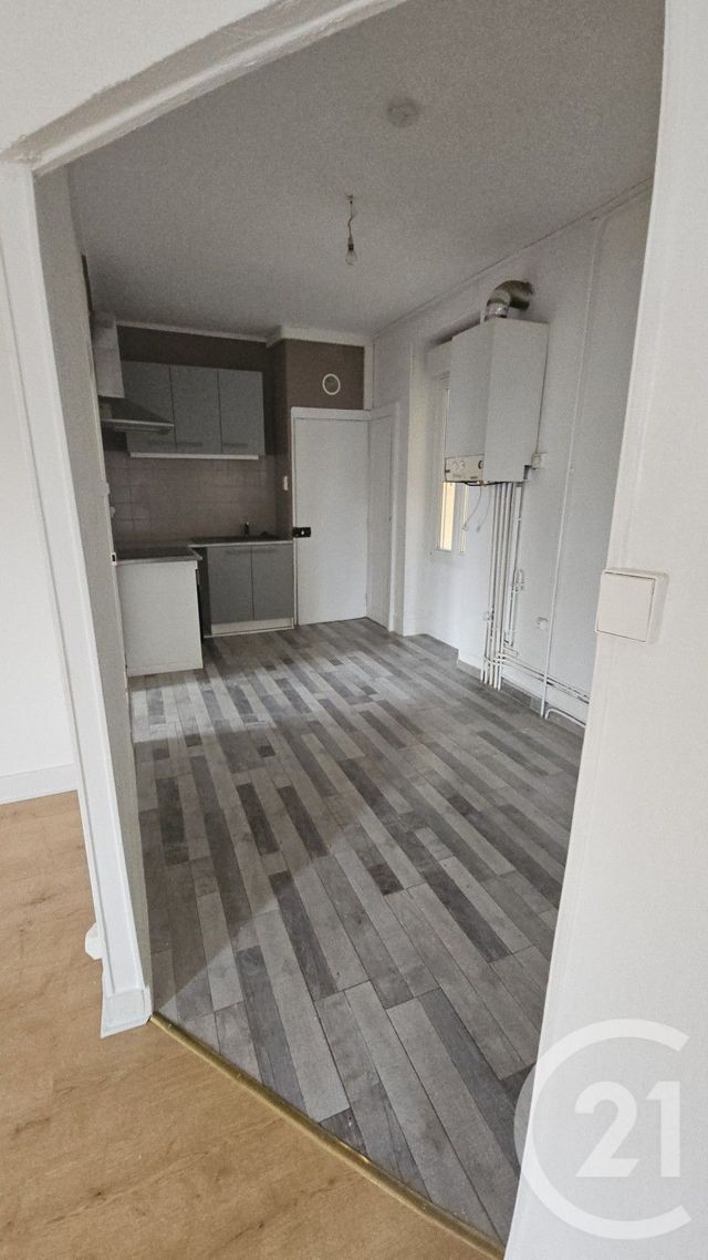 Appartement F3 &agrave; louer - 3 pi&egrave;ces - 60,92 m2 - Montlucon - 03 - AUVERGNE