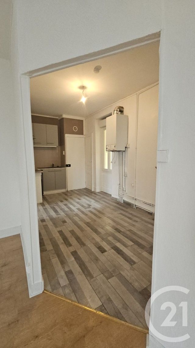 Appartement F3 &agrave; louer - 3 pi&egrave;ces - 60,92 m2 - Montlucon - 03 - AUVERGNE