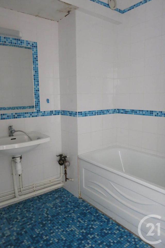 Appartement F2 à louer - 2 pièces - 53,06 m2 - Montlucon - 03 - AUVERGNE