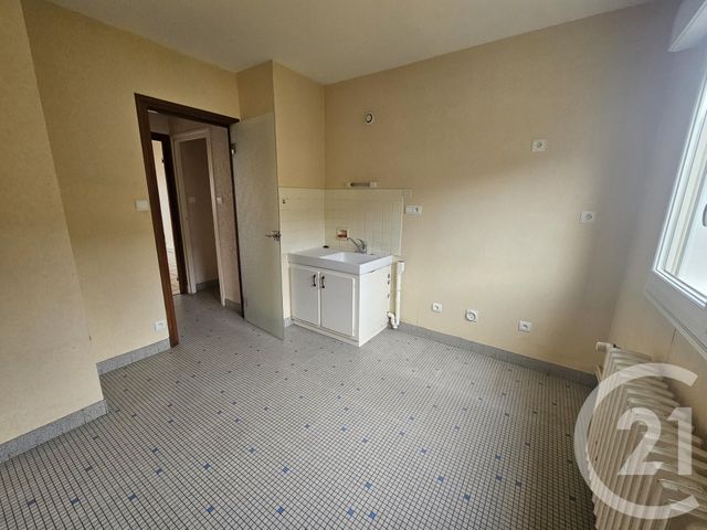 Appartement F3 bis &agrave; louer - 3 pi&egrave;ces - 68,52 m2 - Domerat - 03 - AUVERGNE