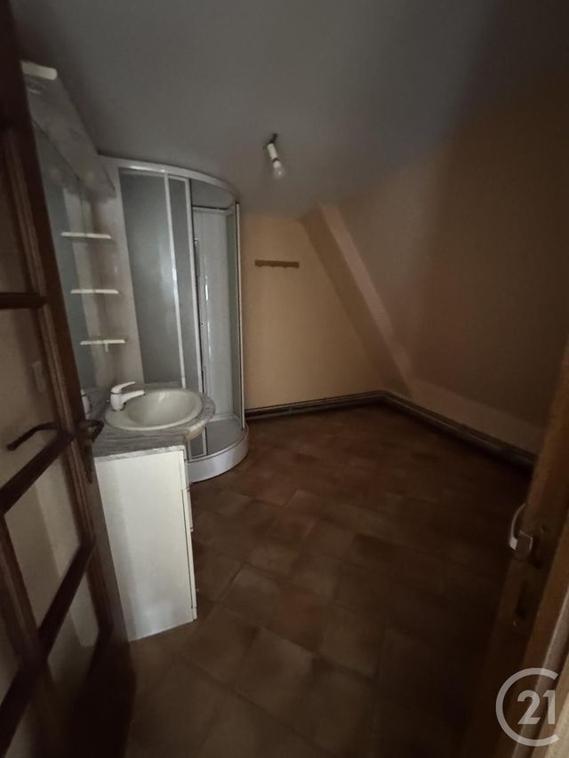 Appartement F3 à louer - 3 pièces - 72 m2 - Montlucon - 03 - AUVERGNE