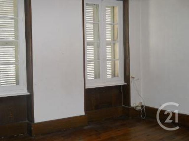 Appartement F3 à louer - 3 pièces - 72 m2 - Montlucon - 03 - AUVERGNE