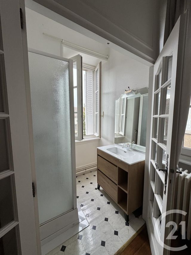 Appartement F3 à louer - 3 pièces - 72 m2 - Montlucon - 03 - AUVERGNE