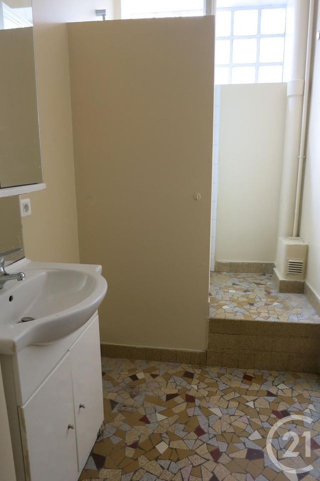 Appartement F3 à louer - 3 pièces - 60 m2 - Montlucon - 03 - AUVERGNE