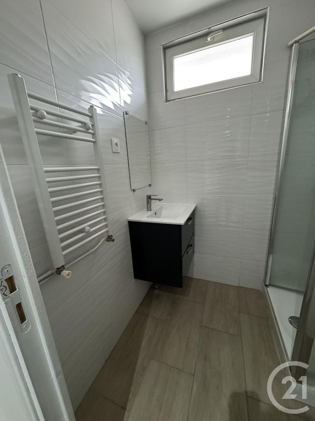 Appartement F3 &agrave; louer - 3 pi&egrave;ces - 44 m2 - Montlucon - 03 - AUVERGNE