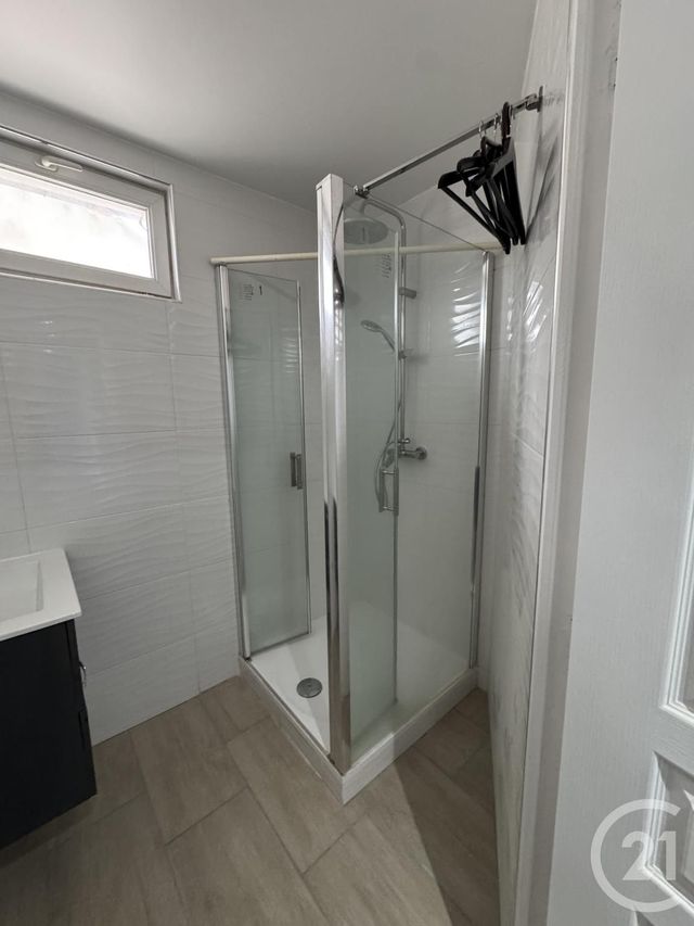 Appartement F3 &agrave; louer - 3 pi&egrave;ces - 44 m2 - Montlucon - 03 - AUVERGNE