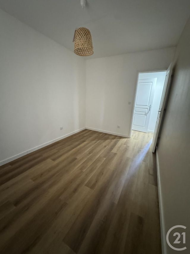 Appartement F3 &agrave; louer - 3 pi&egrave;ces - 44 m2 - Montlucon - 03 - AUVERGNE