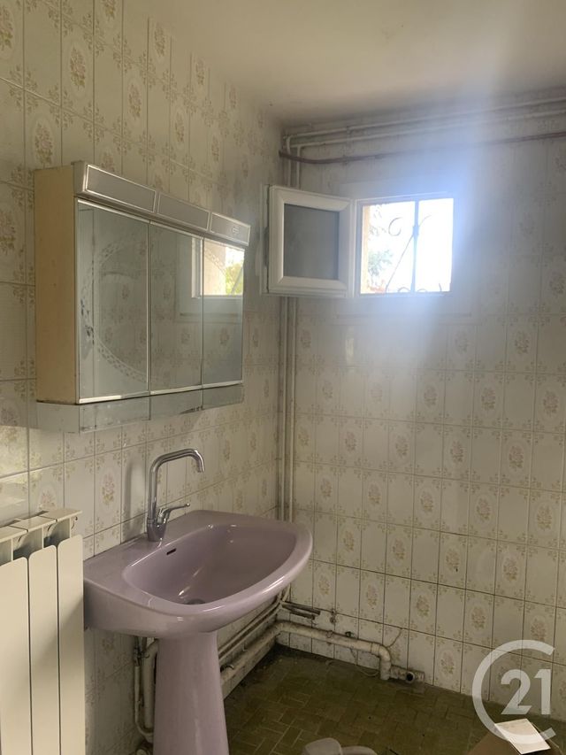 Maison à louer - 4 pièces - 123 m2 - Commentry - 03 - AUVERGNE